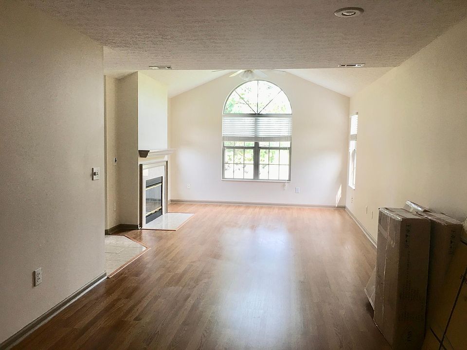 living room / dining room