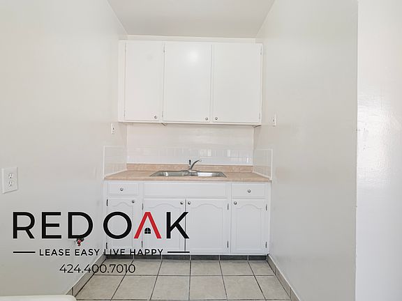 5th image of 2850 1/4 Leeward Ave #410
