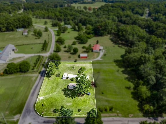 2nd image of 1055 Rector Rd