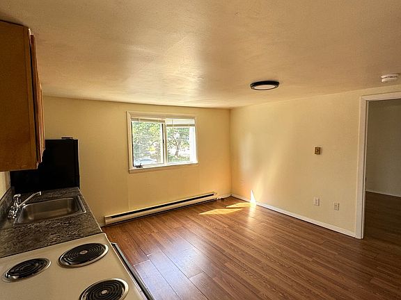 3rd image of 853 Main St APT 17