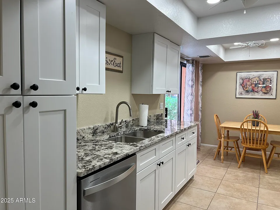 12212 N Paradise Village Pkwy S #142