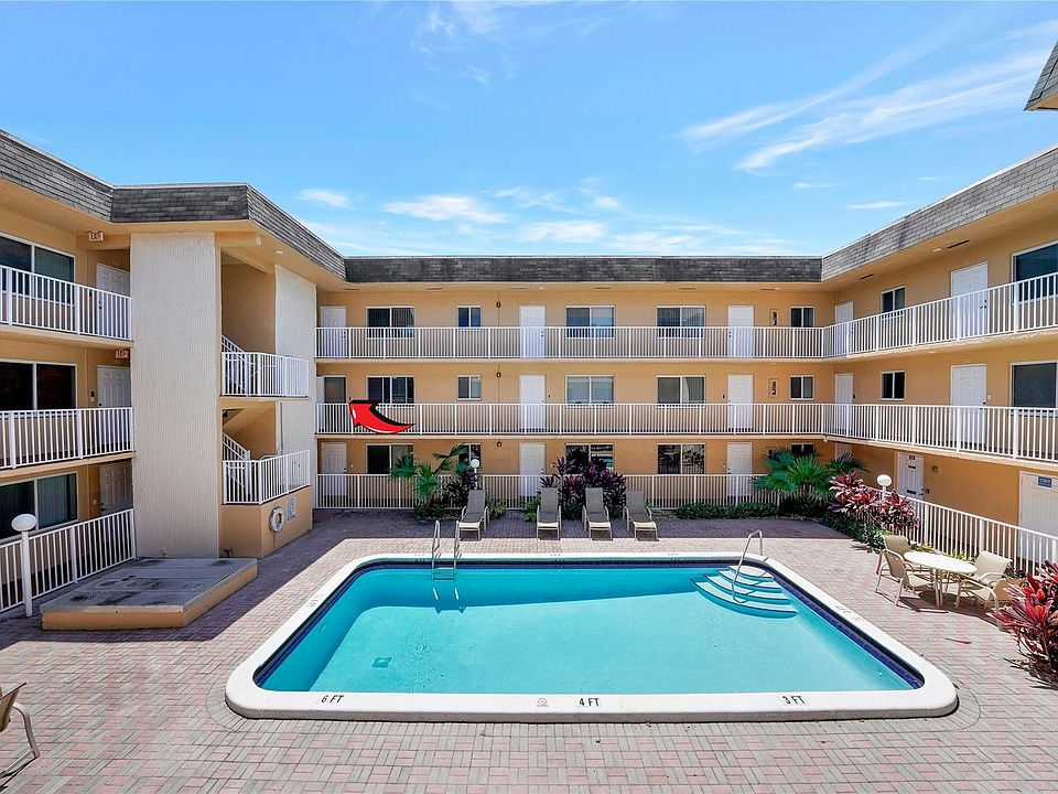 1st image of 7910 Taft Street #206