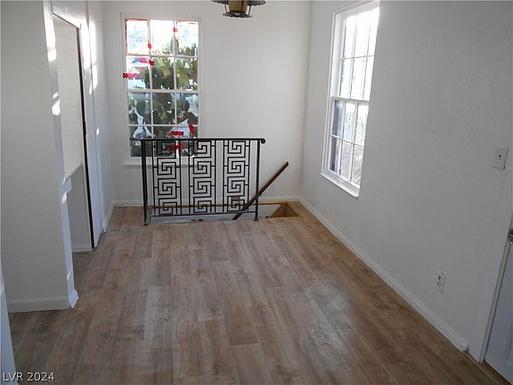 5th image of 303 Lakeview Dr