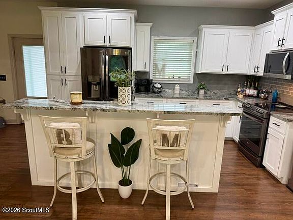 4th image of 3129 Rhett Cir