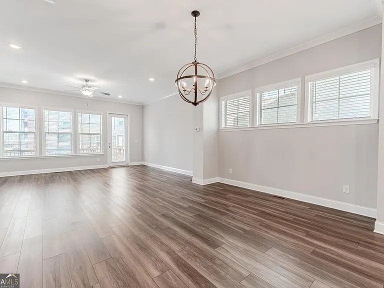 5051 Pinckney Ln — Photo 25