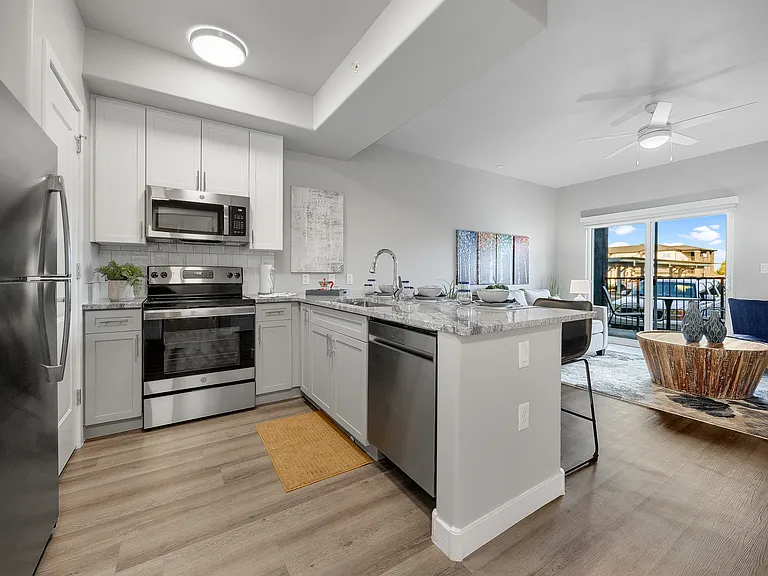 Granite Mountain Apartments — Photo 5