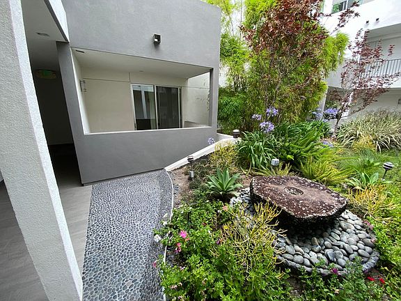 5th image of 11929 Courtleigh Dr APT 210