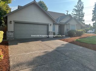 805 Chateau Meadows Dr, Eugene, OR 97401