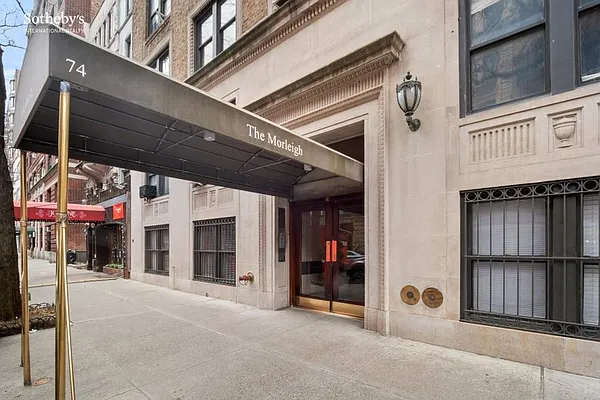 Sold by Sotheby's International Realty | media 17