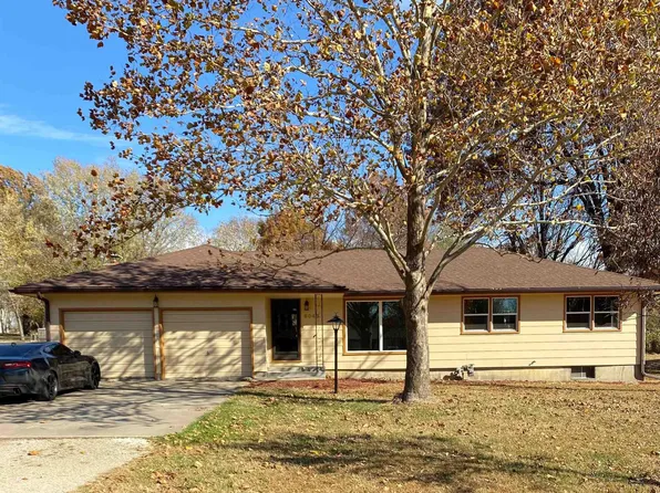 6048 NW Westbrooke Dr, Topeka, KS 66617