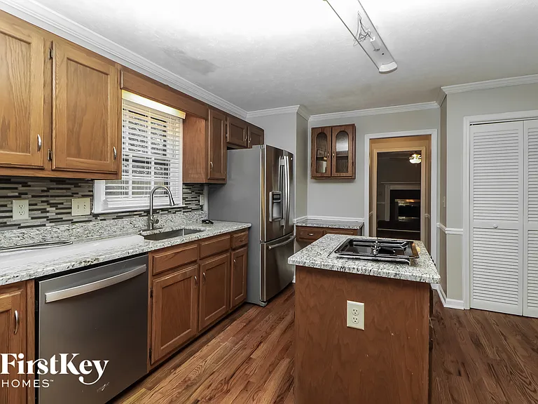 205 Timber Oak Cv — Photo 8