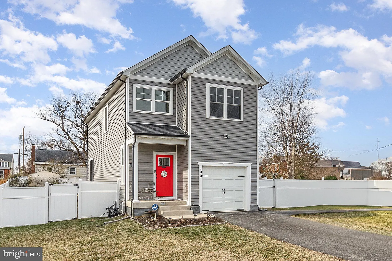100 Stratford Ave photo 1