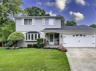 7990 Meadowview Ct, Ypsilanti, MI 48197