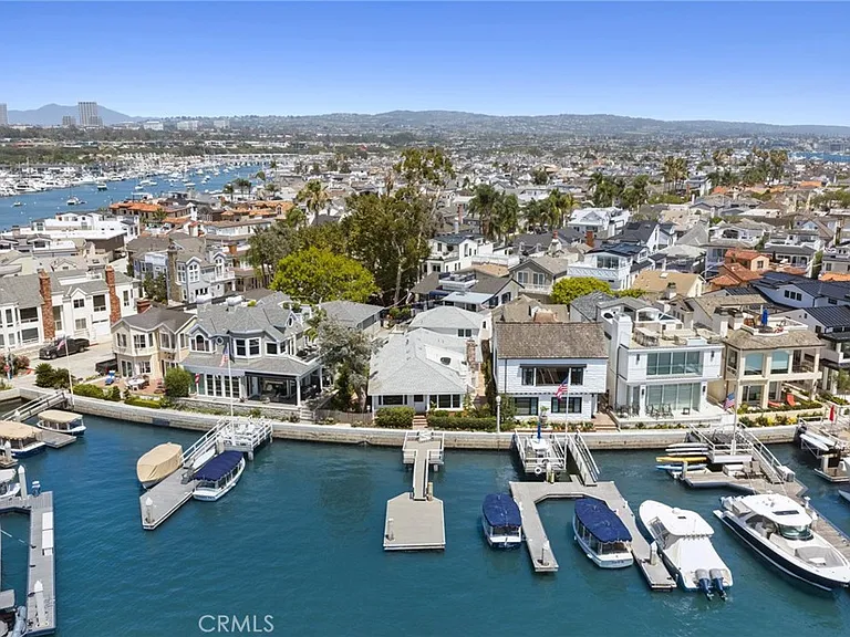 112 S Bay Front — Photo 41