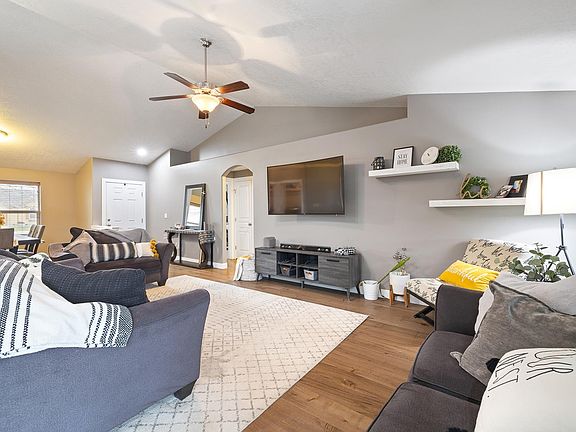 4th image of 6109 Beacon Rock Ln