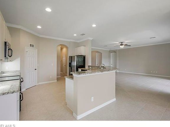5th image of 12765 Kentwood Ave