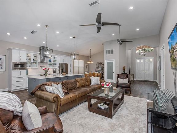 5th image of 4008 Silk Oak Ln