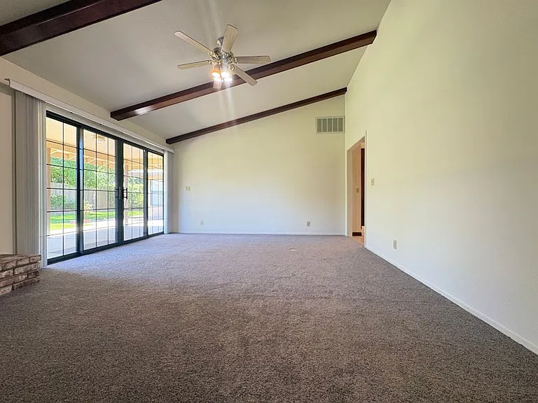 762 Corvey Cir — Photo 16
