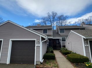 906 Mill Pond Dr, South Windsor, CT 06074