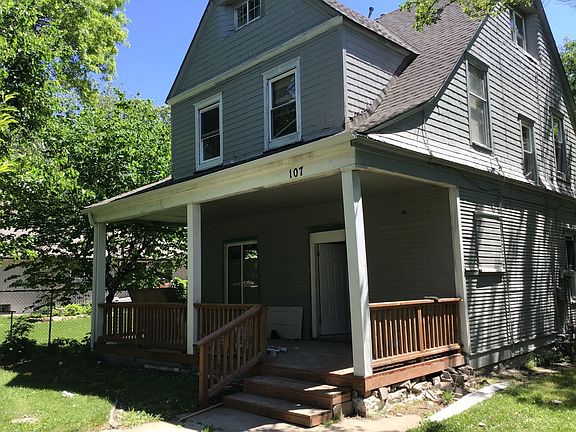 2nd image of 107 N Clinton Pl