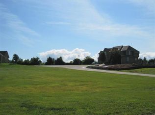 4716 Grove St, Shawnee, KS 66226