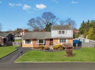 47 Pearsall Place, Deer Park, NY 11729