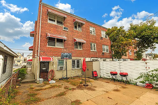 Sold by Fillmore | media 23