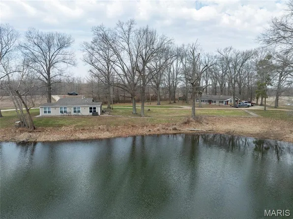 2865 Lim Long Ln, Nebo, IL 62355