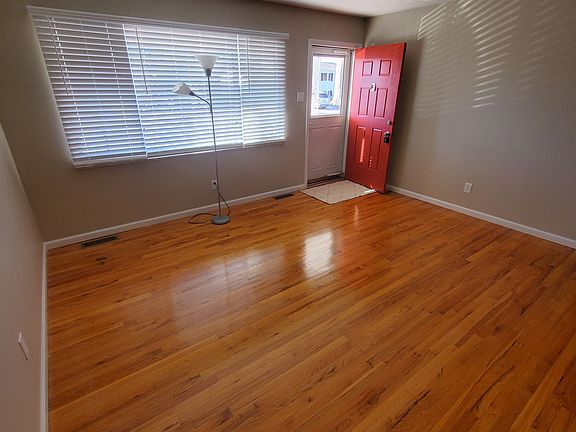 2nd image of 8 Saint David Dr