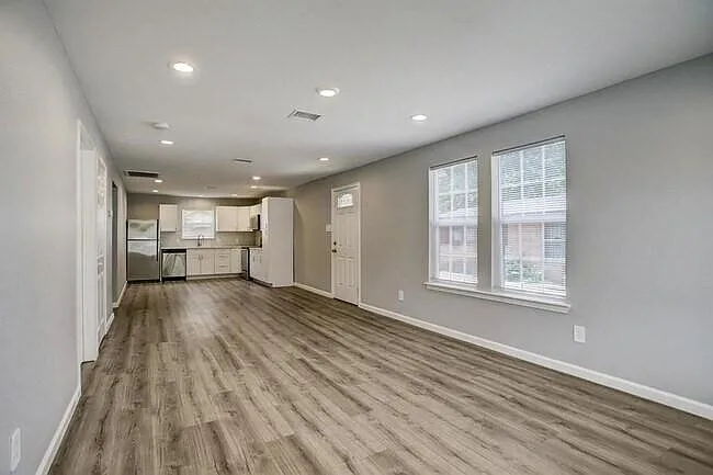 3801 Broyles St — Photo 3