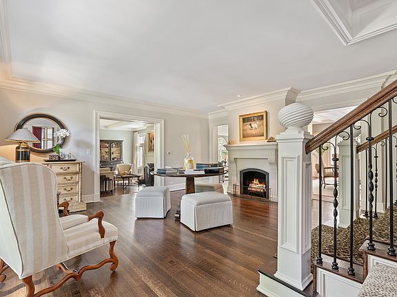 3rd image of 575 E Westminster