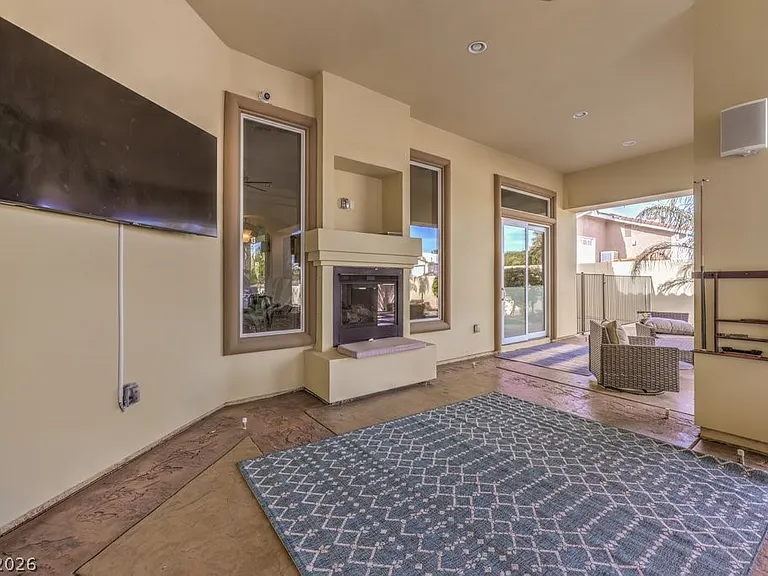 2780 El Camino Rd — Photo 72