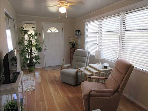 5th image of 568 Nettles Blvd