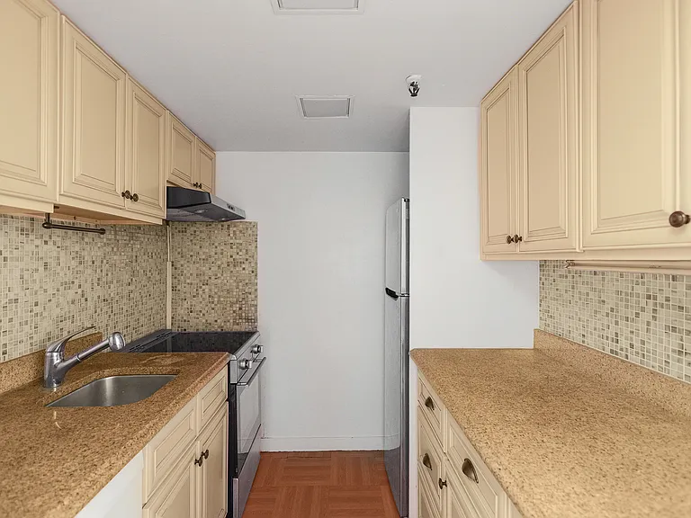 27 W 88th St #2 — Photo 6