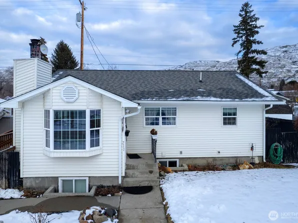 711 Holly Street, Coulee Dam, WA 99116