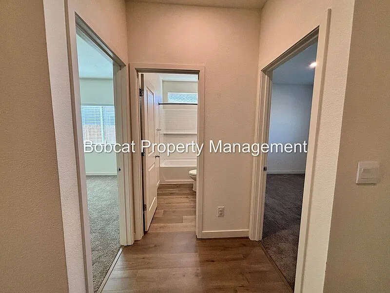 3 bed, 2.0 bath, 1498 sqft, $2,640 — Photo 3