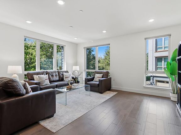 4th image of 460 Montague Expy Unit 20