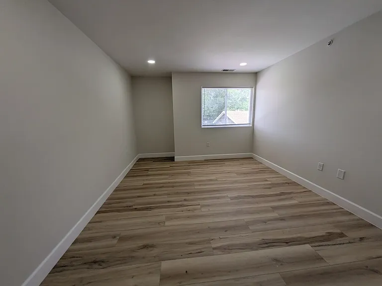 44 Warner St #B14 — Photo 13
