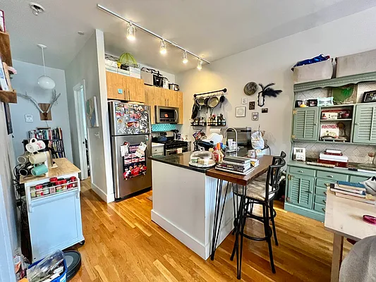 Rented by ERNY LLC | media 35