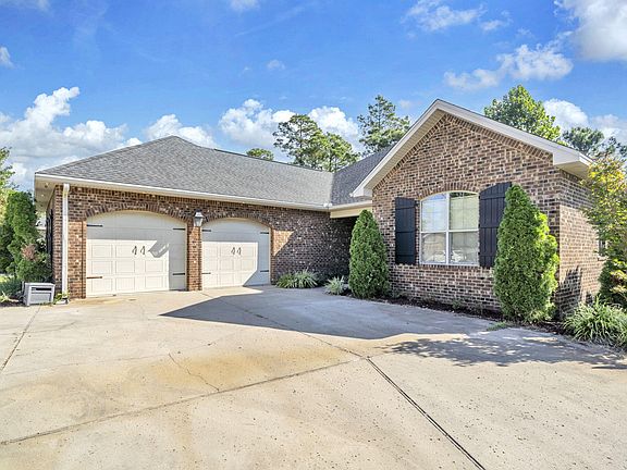 4th image of 750 Woods Dr