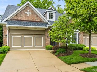 932 Chesterfield Villas Cir, Chesterfield, MO 63017
