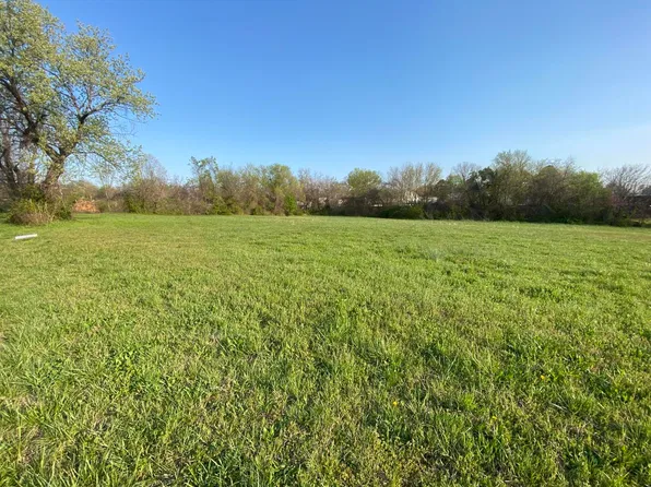 1110 N 3rd St, Grove, OK 74344