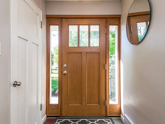4th image of 2261 Anderson Dr SE