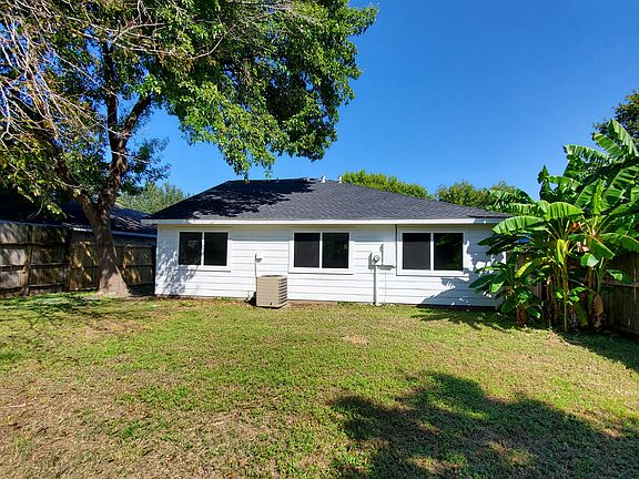4th image of 3339 Woodmont Dr