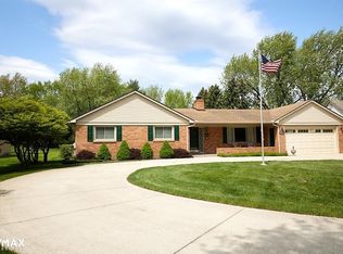 2557 Chicago Rd, Warren, MI 48092