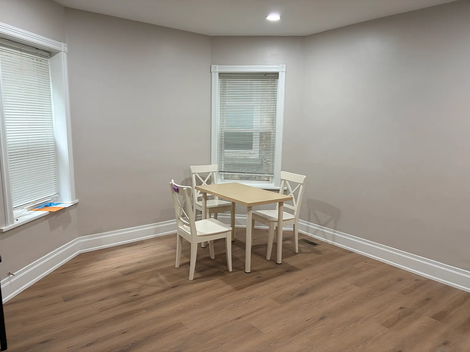 3 bed, 1.5 bath, 1100 sqft, $3,195 — Photo 4