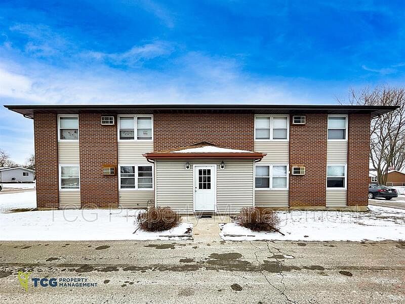 1st image of 417 Windsor Dr APT 2