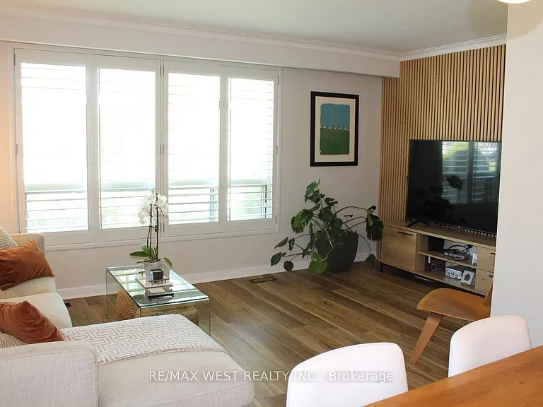 11 Fletcher Pl #MAIN — Photo 2