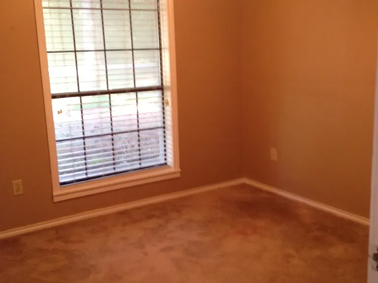 3923 Post Oak Rd — Photo 2