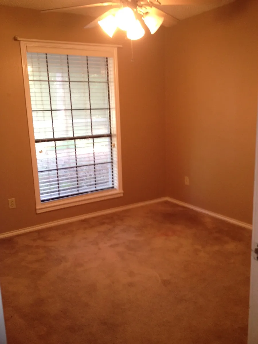 Building Photo - 3923 Post Oak Rd